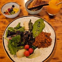 Vegan brunch for €18 for everything in the pic at Flora Porto Brunch and Dishes in Porto