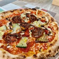 Veganized Isabella, muy rica at Basilico Restaurant Pizzería in Oviedo