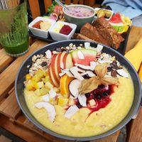 Smoothie bowl at Moehren Milieu Eco Cafe in Mainz