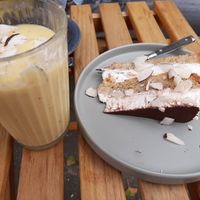 Tiramisu cake and landei smoothie at Moehren Milieu Eco Cafe in Mainz