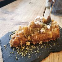 Apfel-Karamell-Kuchen at Moehren Milieu Eco Cafe in Mainz