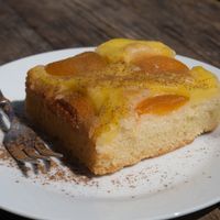 Pfirsichkuchen at Moehren Milieu Eco Cafe in Mainz