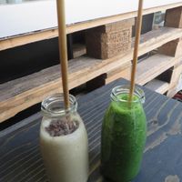 Smoothies with real straws made from ... straw! 
'King Louis' is with bananas and raw cocoa nibs. 'Leider gesund' ('unfortunately healthy') is a green smoothie. at Moehren Milieu Eco Cafe in Mainz