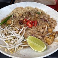 Pad Thai  at Hushimo in București