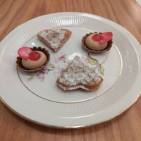 Lemon tartlets and mini heart waffles ❤️ at Trèfle in Lyon
