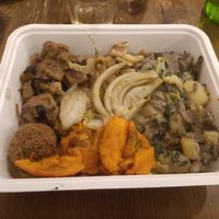 Pizzoccheri alla Valtellina, arancino con amaranto, tempeh di piselli alla cipolla, cavolo cinese, finocchi e zucca at Rosmarino Gastronomia Naturale e Vegana in Lombardia