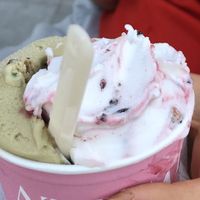 Pistacchio e croccante all’amarena  at Attimi - dolci e gelati in Campania