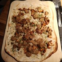 Pilz Flammkuchen at Prélude in Luzern