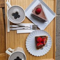 Vegan gebakjes at NOiAA in Zuid-holland