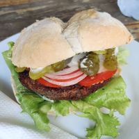 Yummy vegan burger at Jen's Café in Tofo