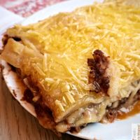 Melt-in-your-mouth “Garfield” lasagna
Lasagna, tomato sauce, plant-based mince, homemade vegan béchamel sauce, and plant-based cheese.
 at MAGIC COFFEE SHOP in Nogent-sur-marne