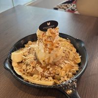 Peanut Butter Pancakes with Vanilla Ice cream - fantastic!   at Veganerie Grand Palace - วีแกนเนอรี วัดพระแก้ว in Bangkok