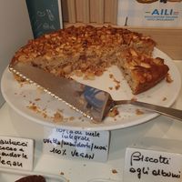 Torta alle mandorle fatta in casa at Hotel Ungheria Varese 1946 in Lombardia