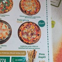 Pizza with vegan (posno) cheese BUT with tuna! Make sure to order without tuna! at Mac Tire Pub in Republika Srpska