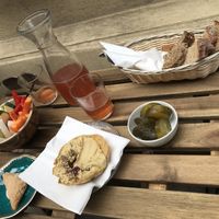Veggies with hummus at Hummus Amamamusi in Krakow