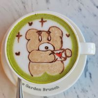 Green Happiness at The Garden Brunch Café in Catalunya