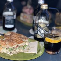 Panini mit Räuchertofu und Gewürzgurken   at Klippo in Berlin