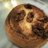 Rollo de crema y nueces at Alterna - Mostrador in Barcelona