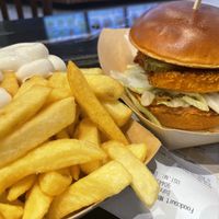 Chicken Burger Menu  at Pommes Freunde in Bayern