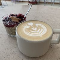 Peanut butter jam overnight oats + Latte  at von&vonnie microroasters in Porto