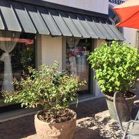 Welcome atmosphere at Yaya's Thai Restaurant in San Antonio