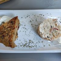 Tortilla de patatas y pimientos / Ensaladilla rusa at Vegan Rock in Sevilla