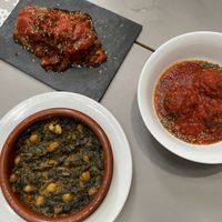 Albóndigas, espinacas con garbanzos y lasaña  at Vegan Rock in Sevilla