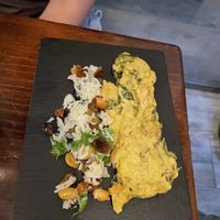 No pollo com mostarda e arroz  at Vegan Rock in Sevilla