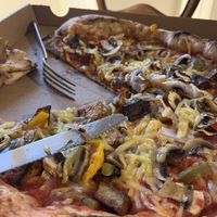 Pizza végane   at Basilic & Romarin in Nouvelle-aquitaine