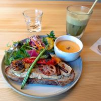 Houmous au plus chiches, soupe et yomogi cloud at SUNNY GEORGE in Kyoto