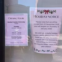 holiday hours at The Little Dessert Place in Brunswick