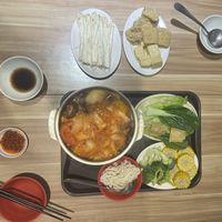 Veggie hotpot with kimchi soup base  at Yuán Shū Yuán Yǎng Shēng Shū Shí Cān Yǐn - 緣蔬園養生蔬食餐飲 in New Taipei City