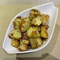 Zaatar potatoes  at Eat & Meat in Dubai