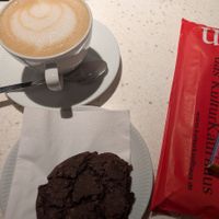 Chai Latte w Oat milk & vegan chocolate cookie at Kultur Kafé in Berlin
