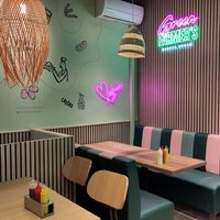 Eat-in space at Green Farmer's - Faubourg du Temple in Paris