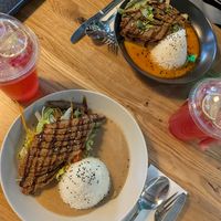 Vegan duck in peanut sauce and vegan duck in mango curry at Da Nang Vegan in Essen
