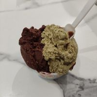 Pistachio sorbet and hazelnut at 🍦Piacerino - Heladeria 100% Artesanal in Andalucía