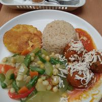 Garbanzo meatballs, veggies, rice, plantain at De Nobles in Bogota