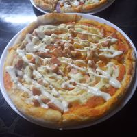 Vegan pizza at De Nobles in Bogota