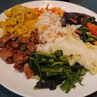 簡餐 jiǎncān 80 NTD more or less a Taiwanese bento but with around 7 different sides at Hong De Vegetarian in Taipei