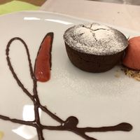 Tortino al cioccolato con cuore morbido e gelato at Gintilla in Cagliari