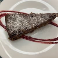 Torta cioccolato e granella di pistacchi  at Gintilla in Cagliari