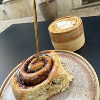 Cinnamon roll at Tiger & Chick - Coffee and Delights in Lisboa