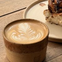 Flat white oat milkk  at Tiger & Chick - Coffee and Delights in Lisboa