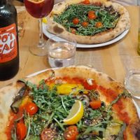 Pizza vegan aux légumes et graines at Trattoria Della Nonna in Nouvelle-aquitaine