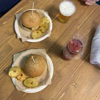 Burger e bibite dell’inaugurazione   at  Van Ver Burger Garibaldi in Turin