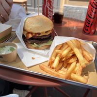 Hamburger 538 🤤  at Junk's Food So Good in Milan