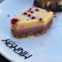 Maracuja-Himbeer-Kuchen at Cafe Mignon e.U. in Baden