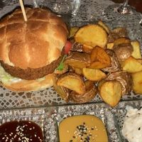 Burger with wedges and bbq, mustard and maio at Moon in Siracusa