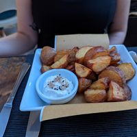 Patatine and mayonnaise at Moon in Siracusa